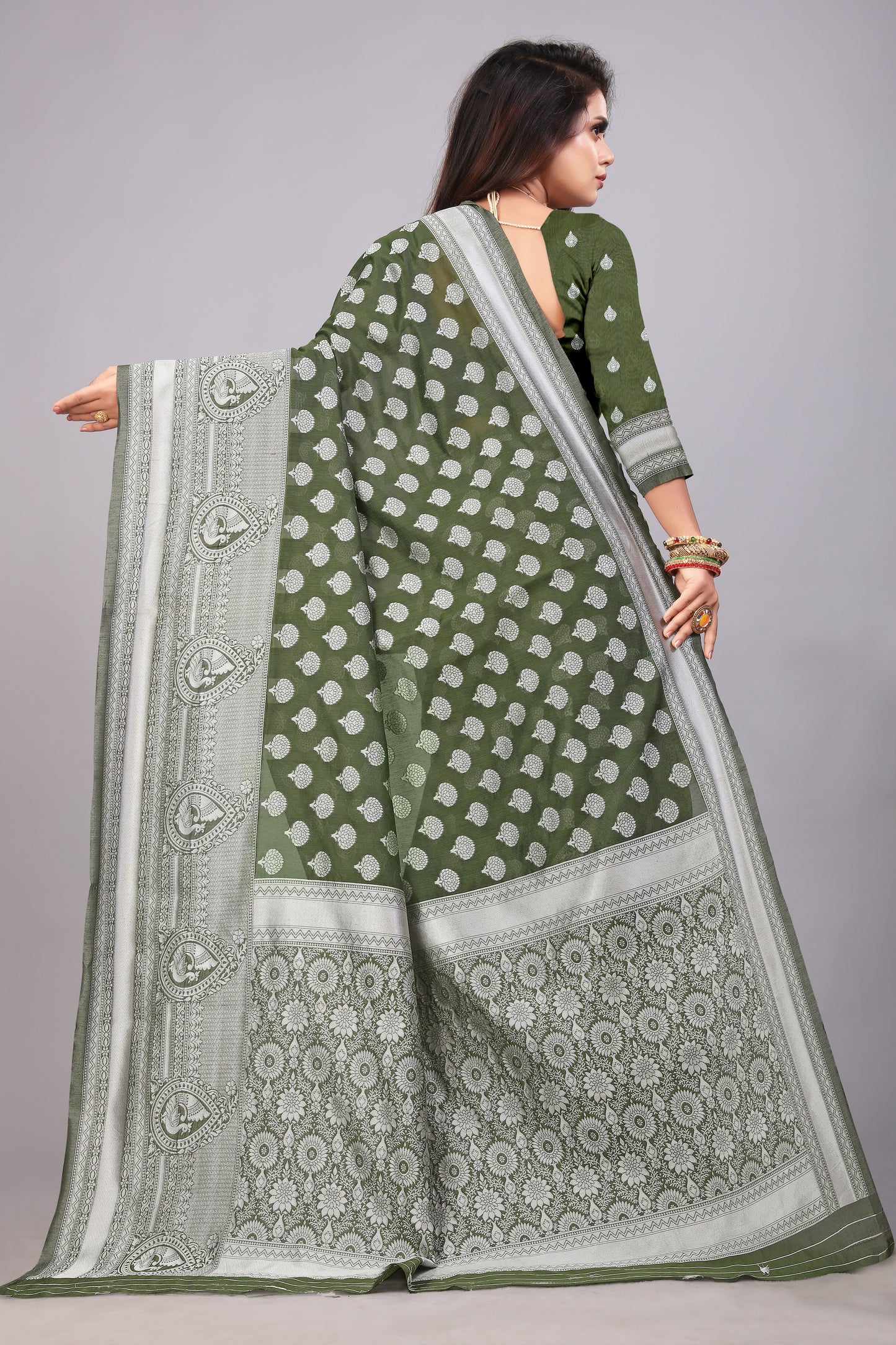 Delightful Exclusive Attractive Designer Bollywood Saree For Women Soft Lichi Silk saree with Rich Pallu & Meenakari with Weaving Border ( Rapair Buta - Mahendi Green )