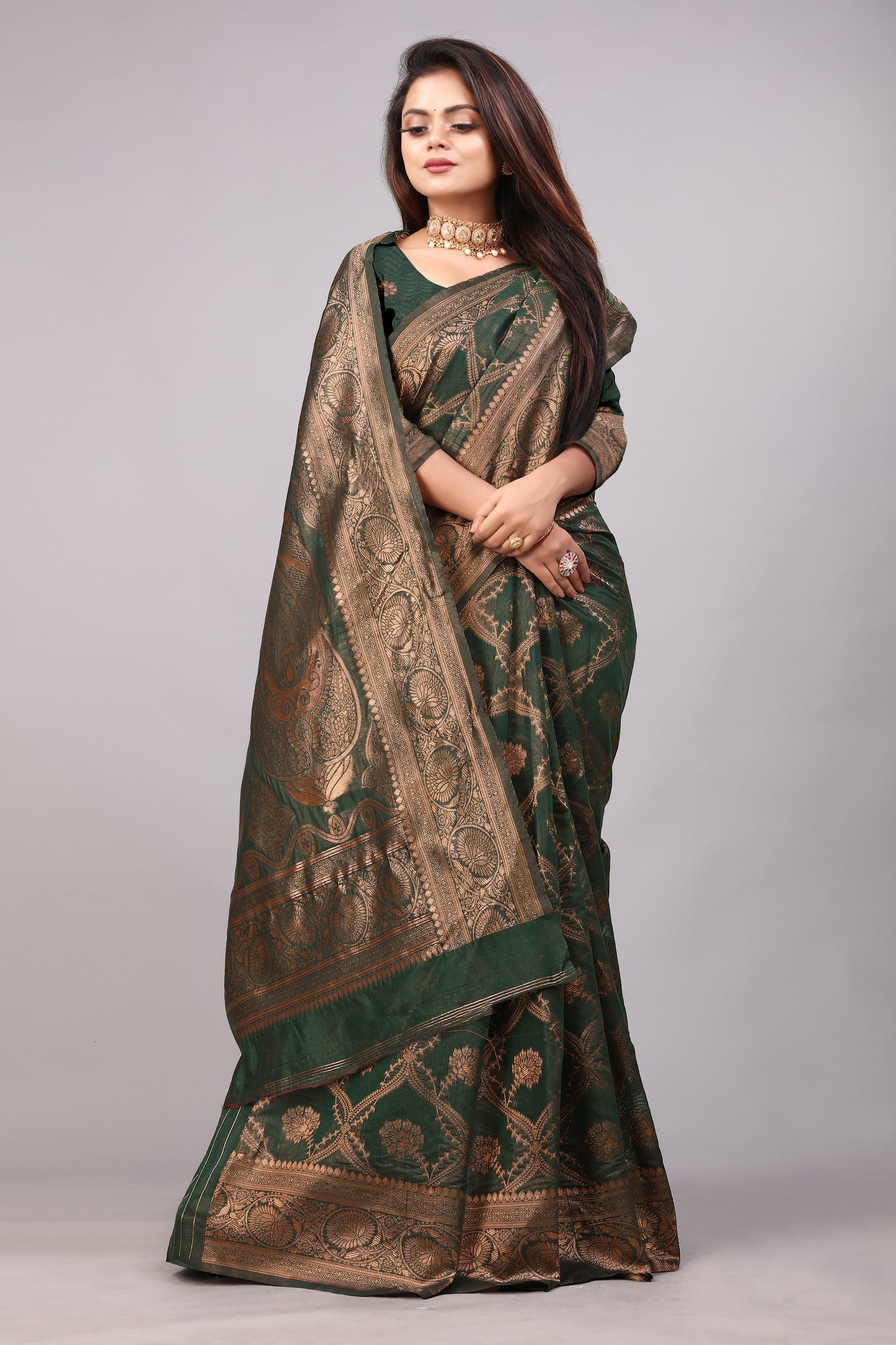 Delightful Exclusive Attractive Designer Bollywood Saree For Women Soft Lichi Silk saree with Rich Pallu & Meenakari with Weaving Border ( Rapair Leriya 02 - Dark Green )