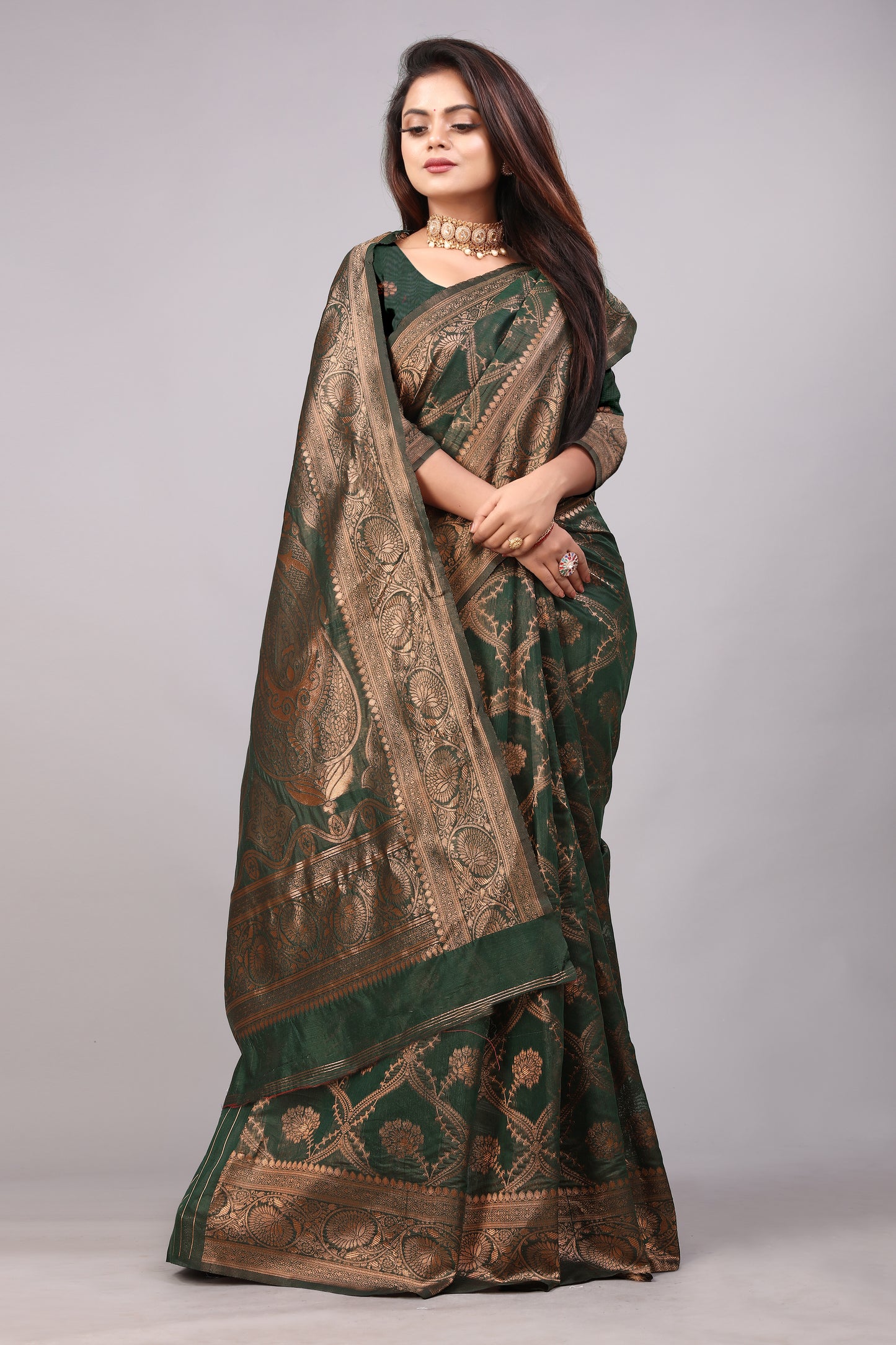 Delightful Exclusive Attractive Designer Bollywood Saree For Women Soft Lichi Silk saree with Rich Pallu & Meenakari with Weaving  Border ( Rapair Leriya 02 - Dark Green )