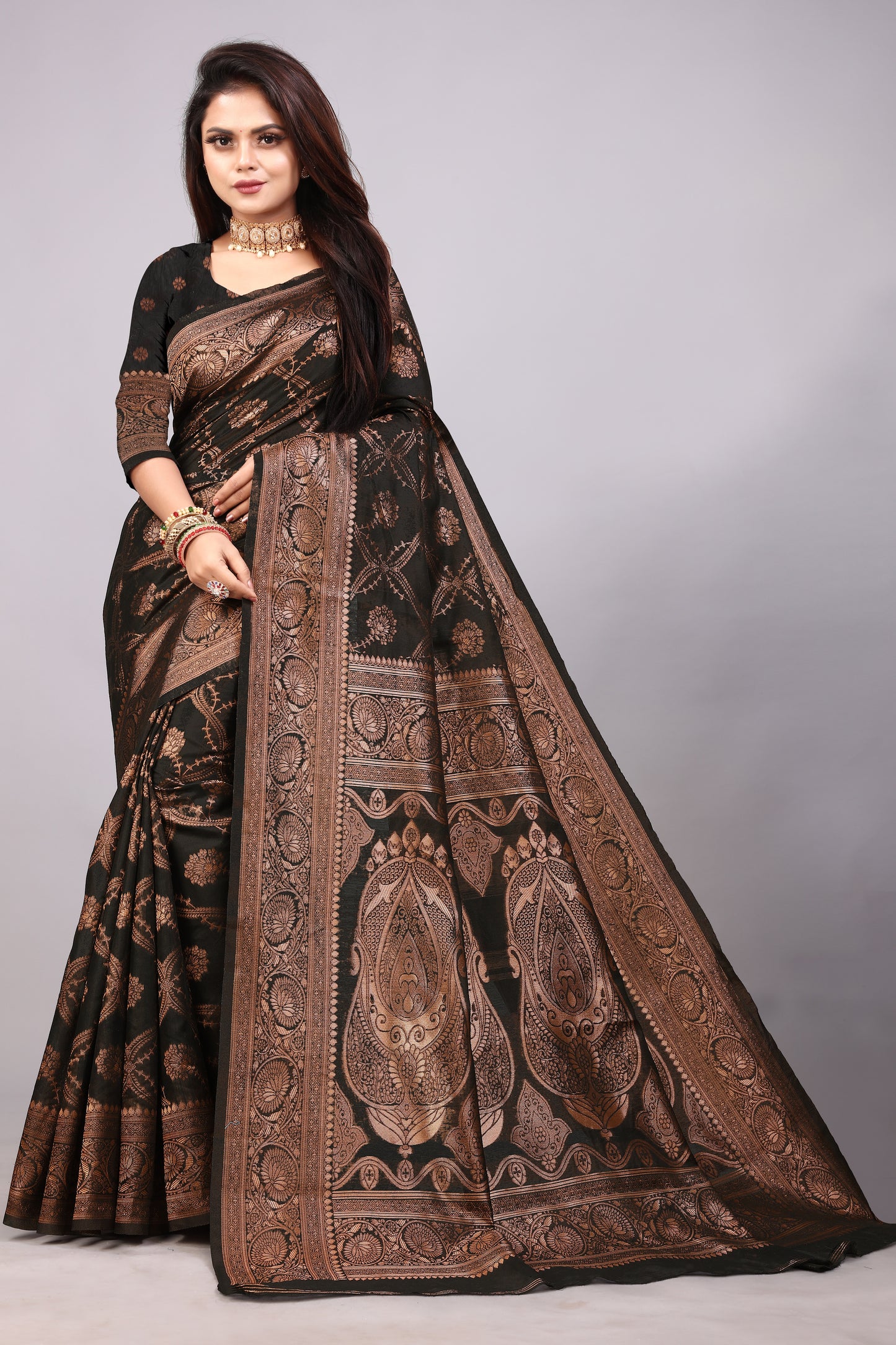 Delightful Exclusive Attractive Designer Bollywood Saree For Women Soft Lichi Silk saree with Rich Pallu & Meenakari with Weaving Border ( Rapair Leriya 02 - Black )