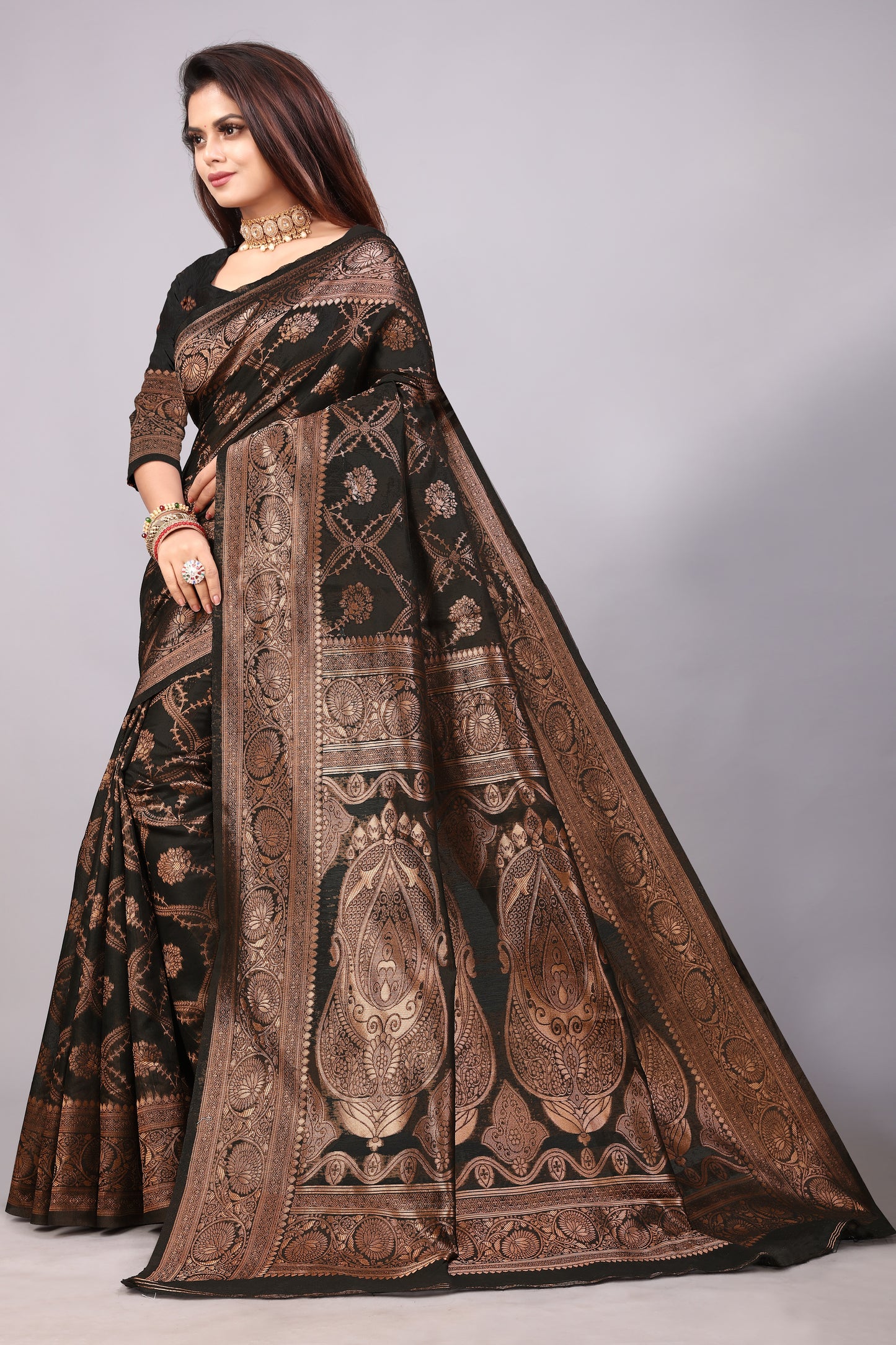 Delightful Exclusive Attractive Designer Bollywood Saree For Women Soft Lichi Silk saree with Rich Pallu & Meenakari with Weaving Border ( Rapair Leriya 02 - Black )