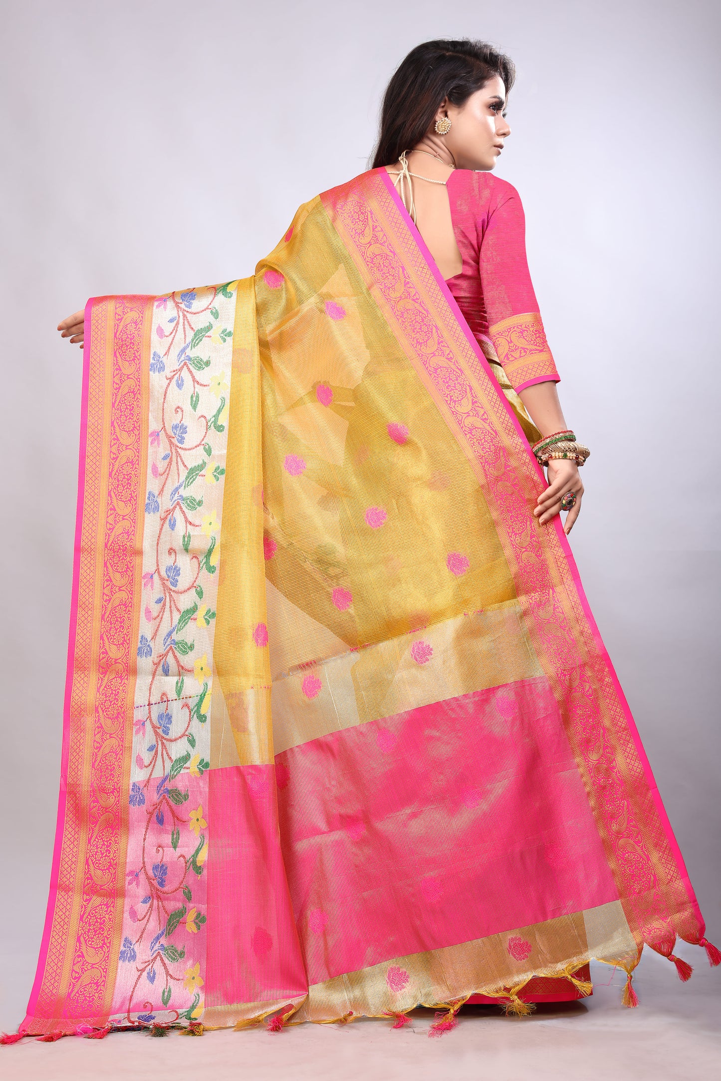 Delightful Exclusive Attractive Designer Bollywood Saree For Women Soft Lichi Silk saree with Rich Pallu & Meenakari with Weaving Border ( Gold Chaki - Pink )