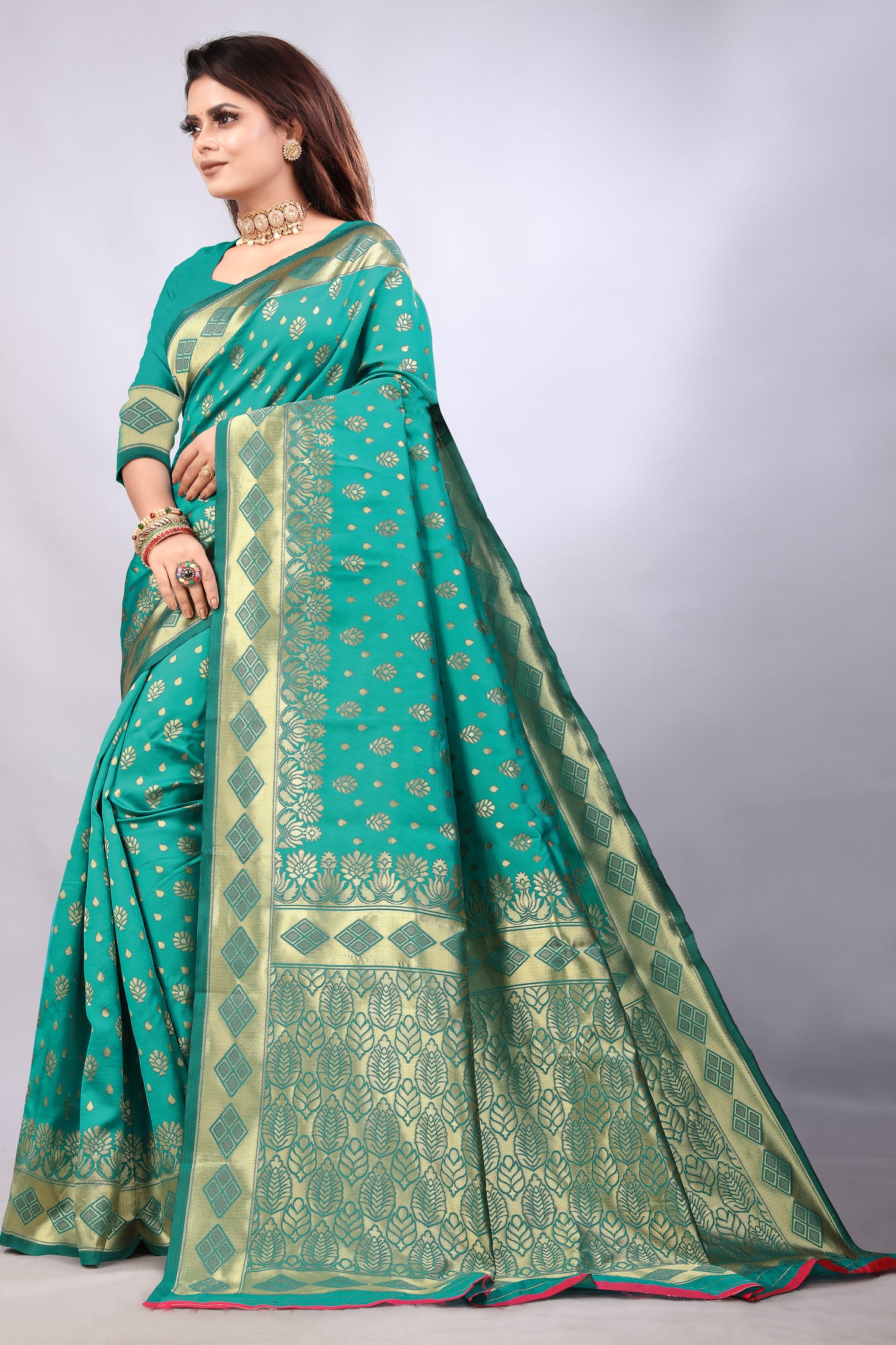 Delightful Exclusive Attractive Designer Bollywood Saree For Women Soft Lichi Silk saree with Rich Pallu & Meenakari with Weaving Border ( Gold Chaki - Light Green )
