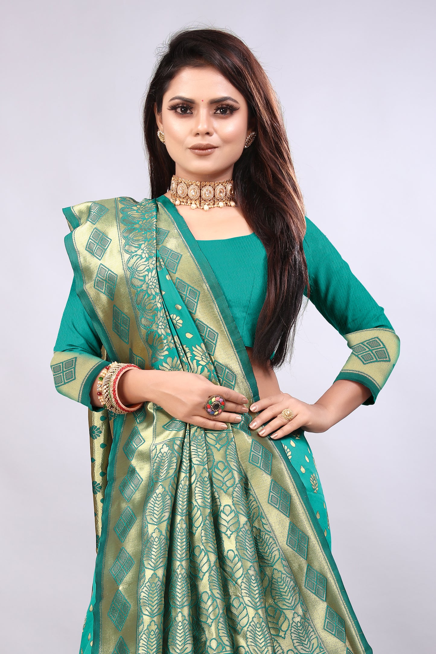 Delightful Exclusive Attractive Designer Bollywood Saree For Women Soft Lichi Silk saree with Rich Pallu & Meenakari with Weaving Border ( Gold Chaki - Light Green )