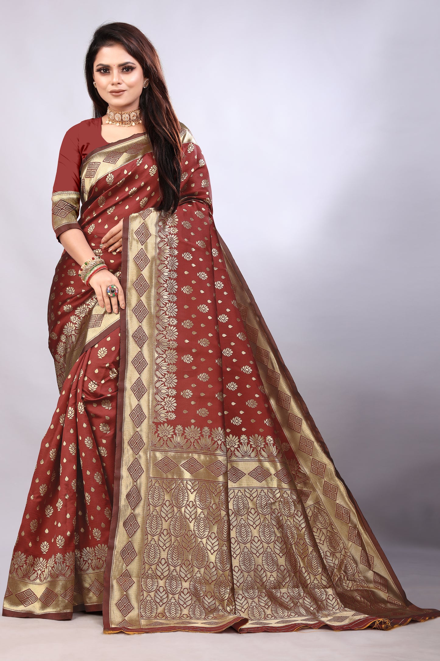 Delightful Exclusive Attractive Designer Bollywood Saree For Women Soft Lichi Silk saree with Rich Pallu & Meenakari with Weaving Border ( Gold Chaki - Maroon )