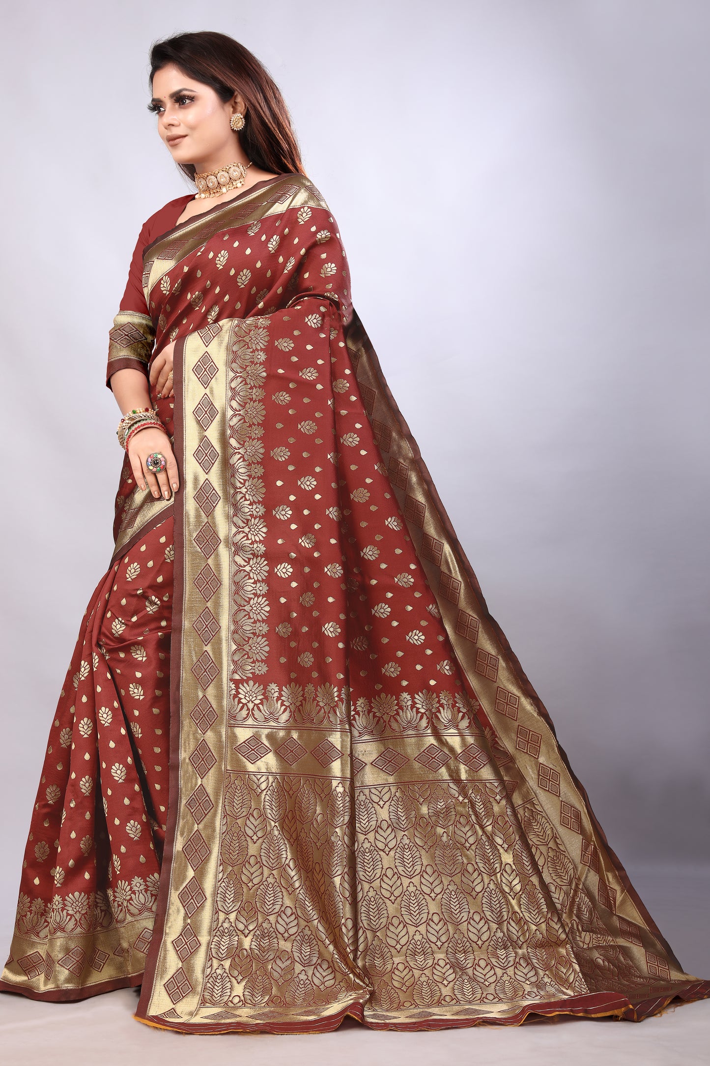 Delightful Exclusive Attractive Designer Bollywood Saree For Women Soft Lichi Silk saree with Rich Pallu & Meenakari with Weaving Border ( Gold Chaki - Maroon )