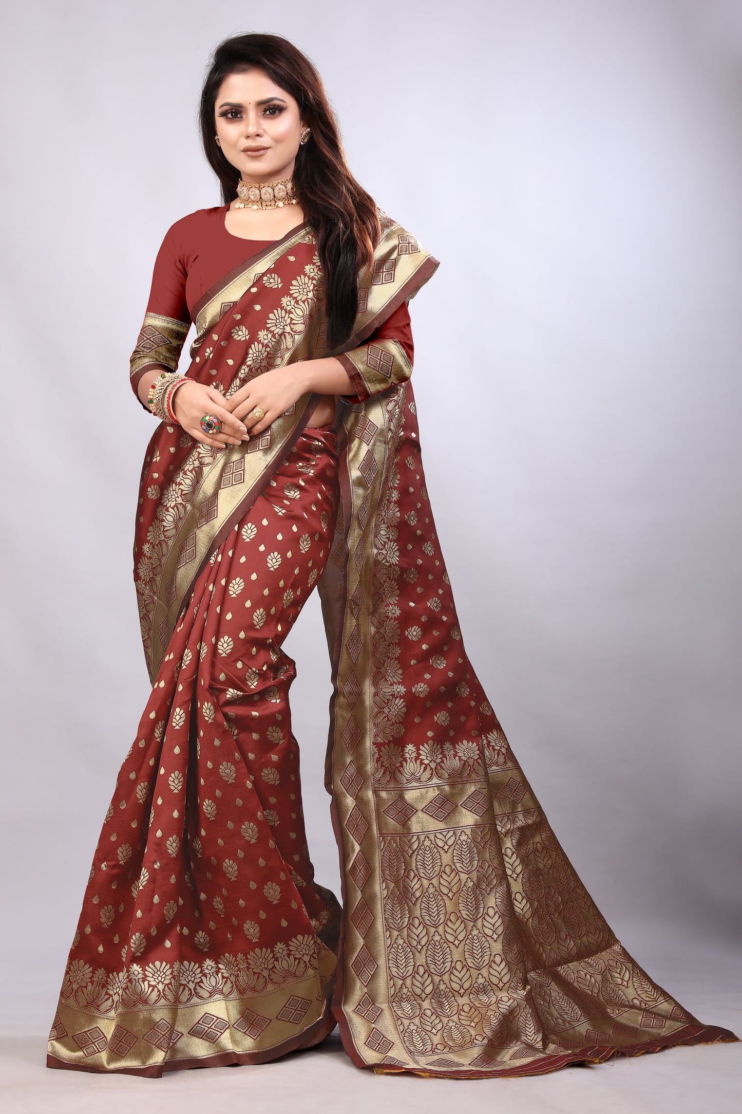 Delightful Exclusive Attractive Designer Bollywood Saree For Women Soft Lichi Silk saree with Rich Pallu & Meenakari with Weaving Border ( Gold Chaki - Maroon )