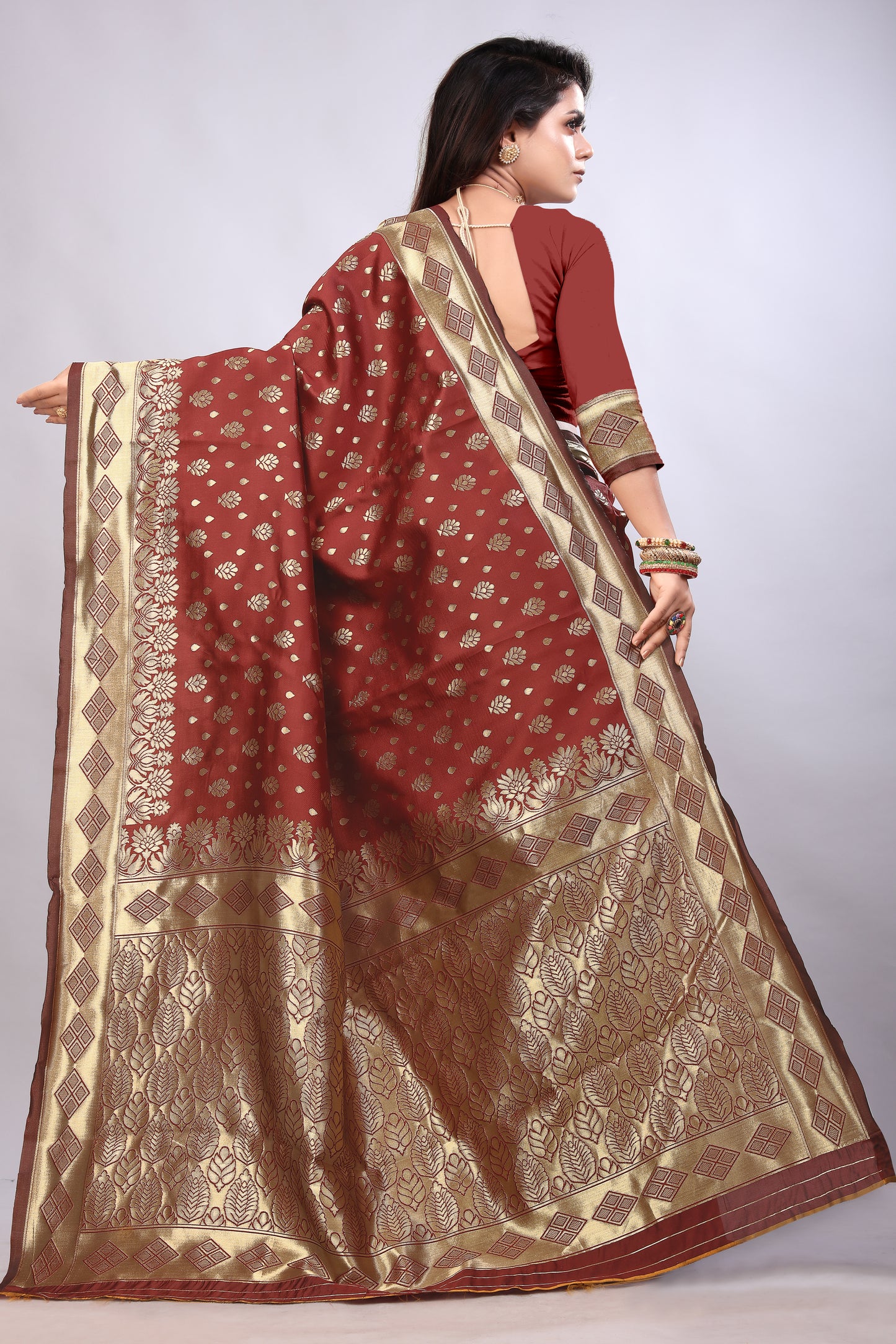 Delightful Exclusive Attractive Designer Bollywood Saree For Women Soft Lichi Silk saree with Rich Pallu & Meenakari with Weaving Border ( Gold Chaki - Maroon )