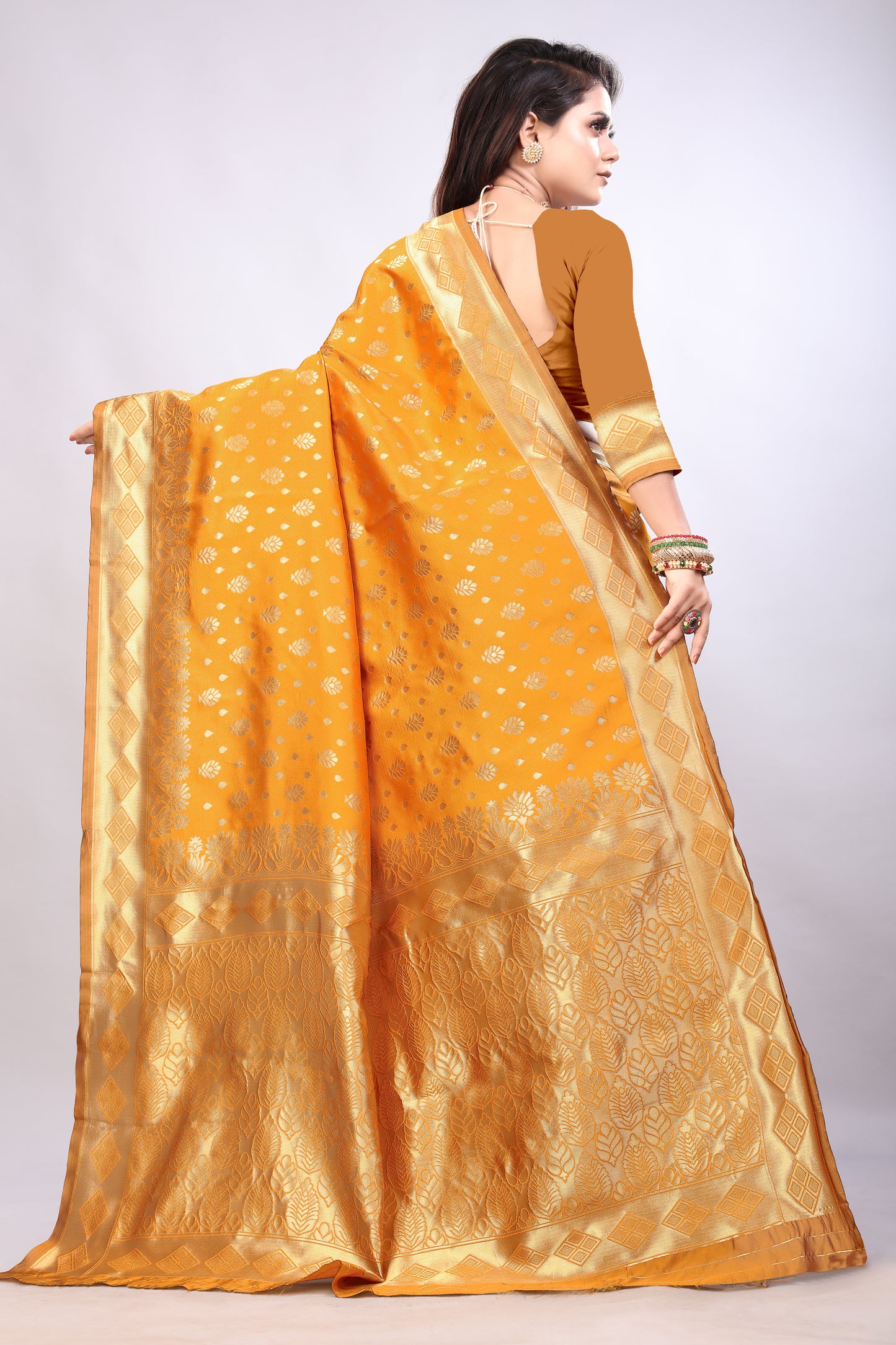 Delightful Exclusive Attractive Designer Bollywood Saree For Women Soft Lichi Silk saree with Rich Pallu & Meenakari with Weaving Border ( Gold Chaki - Orange )