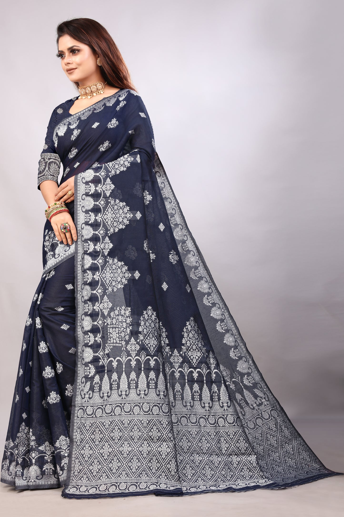Delightful Exclusive Attractive Designer Bollywood Saree For Women Soft Lichi Silk saree with Rich Pallu & Meenakari with Weaving Border ( Rapair Flower - Nevy Blue )