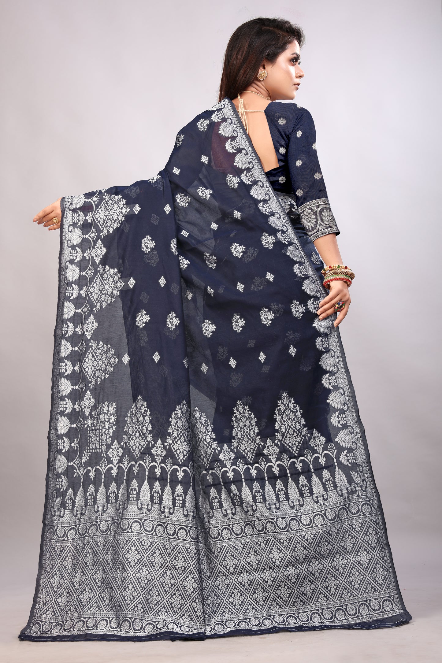 Delightful Exclusive Attractive Designer Bollywood Saree For Women Soft Lichi Silk saree with Rich Pallu & Meenakari with Weaving Border ( Rapair Flower - Nevy Blue )