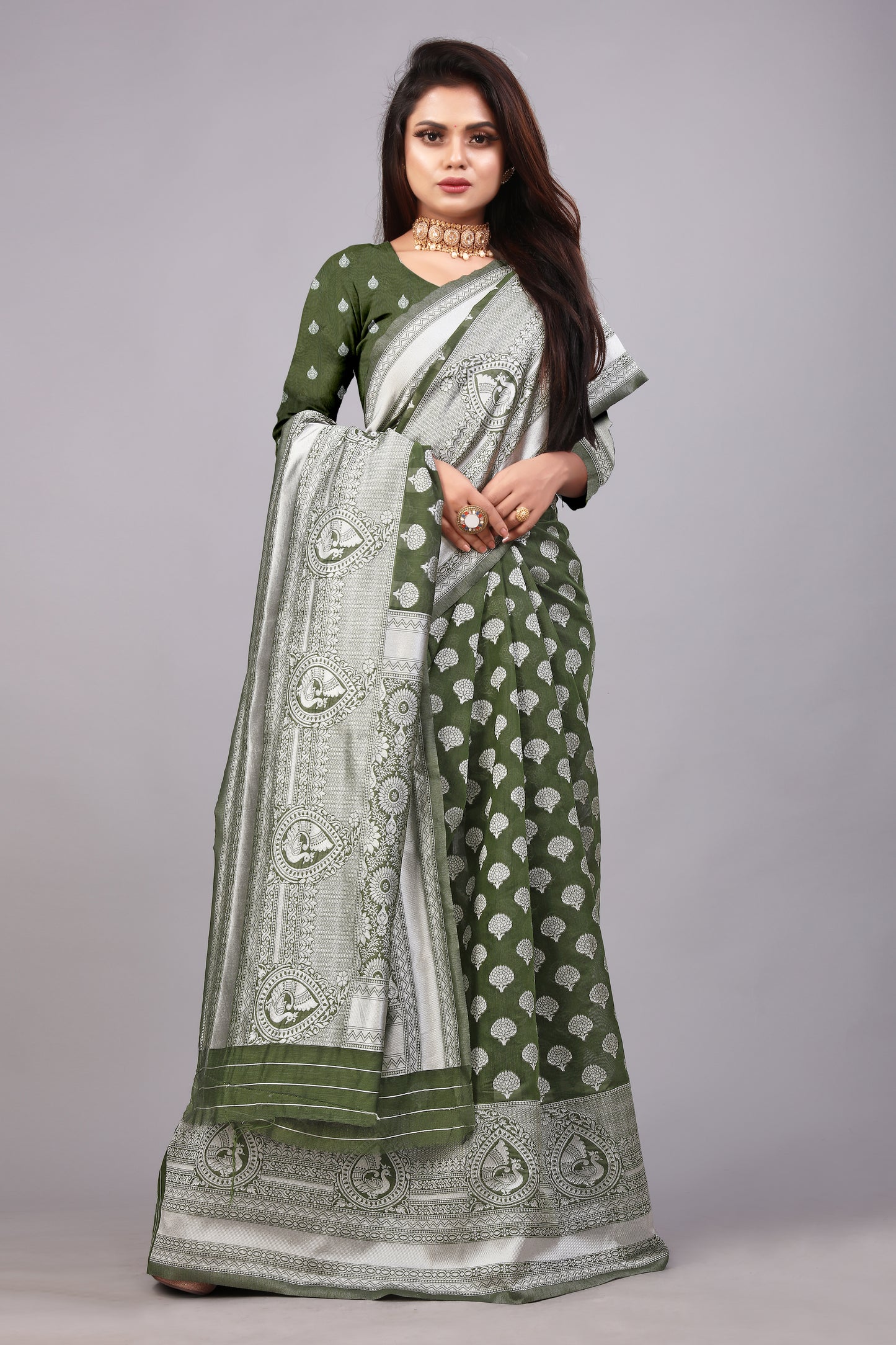 Delightful Exclusive Attractive Designer Bollywood Saree For Women Soft Lichi Silk saree with Rich Pallu & Meenakari with Weaving  Border ( Rapair Buta - Mahendi Green )