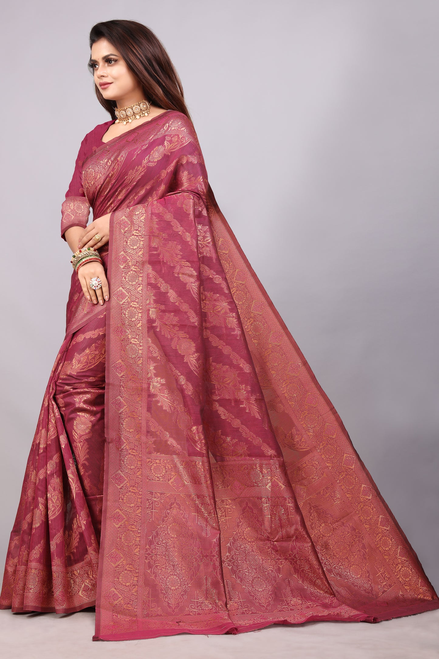 Delightful Exclusive Attractive Designer Bollywood Saree For Women Soft Lichi Silk saree with Rich Pallu & Meenakari with Weaving  Border ( Rapair Leriya - Pink )