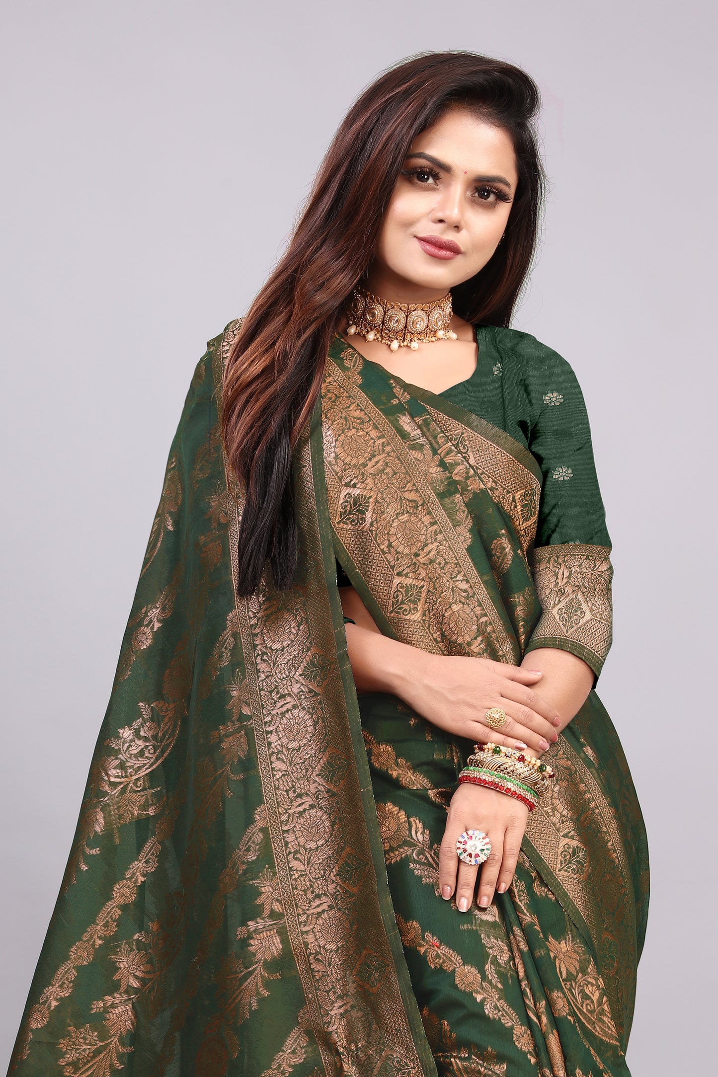 Delightful Exclusive Attractive Designer Bollywood Saree For Women Soft Lichi Silk saree with Rich Pallu & Meenakari with Weaving  Border ( Rapair Leriya - Dark Green )