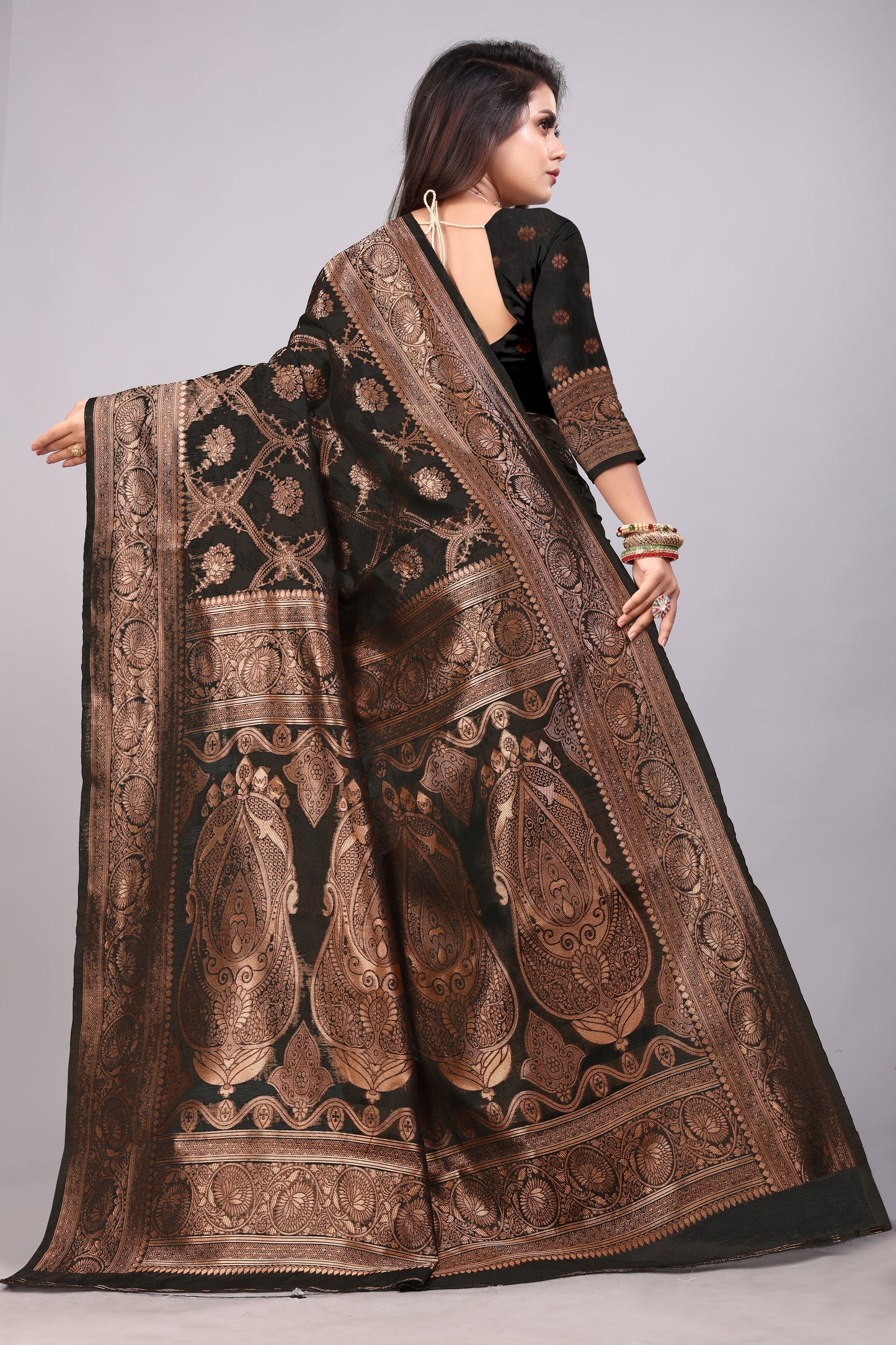 Delightful Exclusive Attractive Designer Bollywood Saree For Women Soft Lichi Silk saree with Rich Pallu & Meenakari with Weaving  Border ( Rapair Leriya 02 - Black )