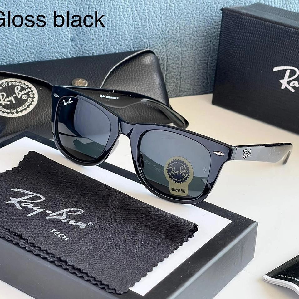 Black & Black Wayfarer Trendy Hot Favourite Wintage Sunglass For Unisex.