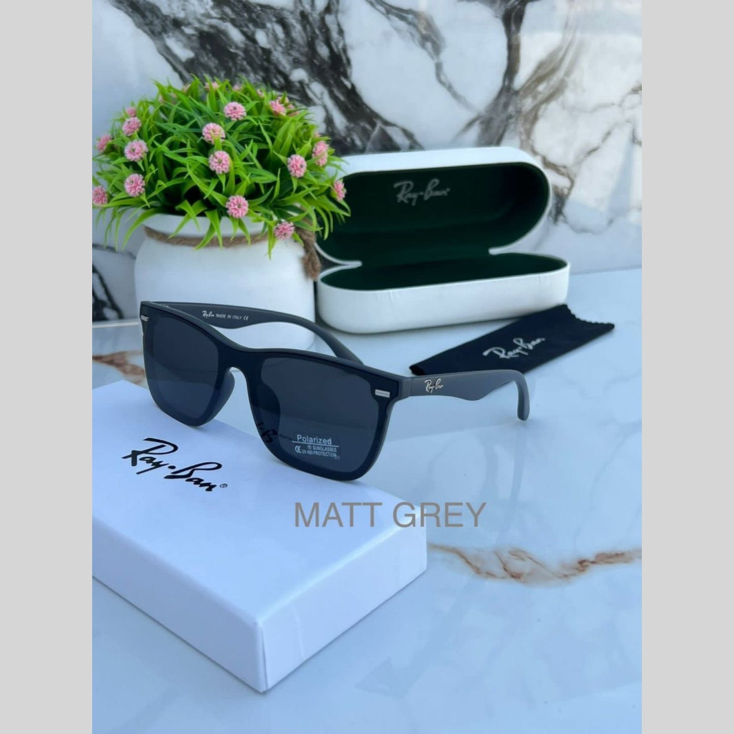 RAY-BAN Black & Black 6501 Square Trendy Hot Favourite Wintage Sunglass For Unisex.