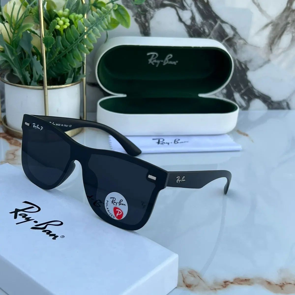 RAY-BAN Black & Black 650 Flat Square Trendy Hot Favourite Wintage Sunglass For Unisex.