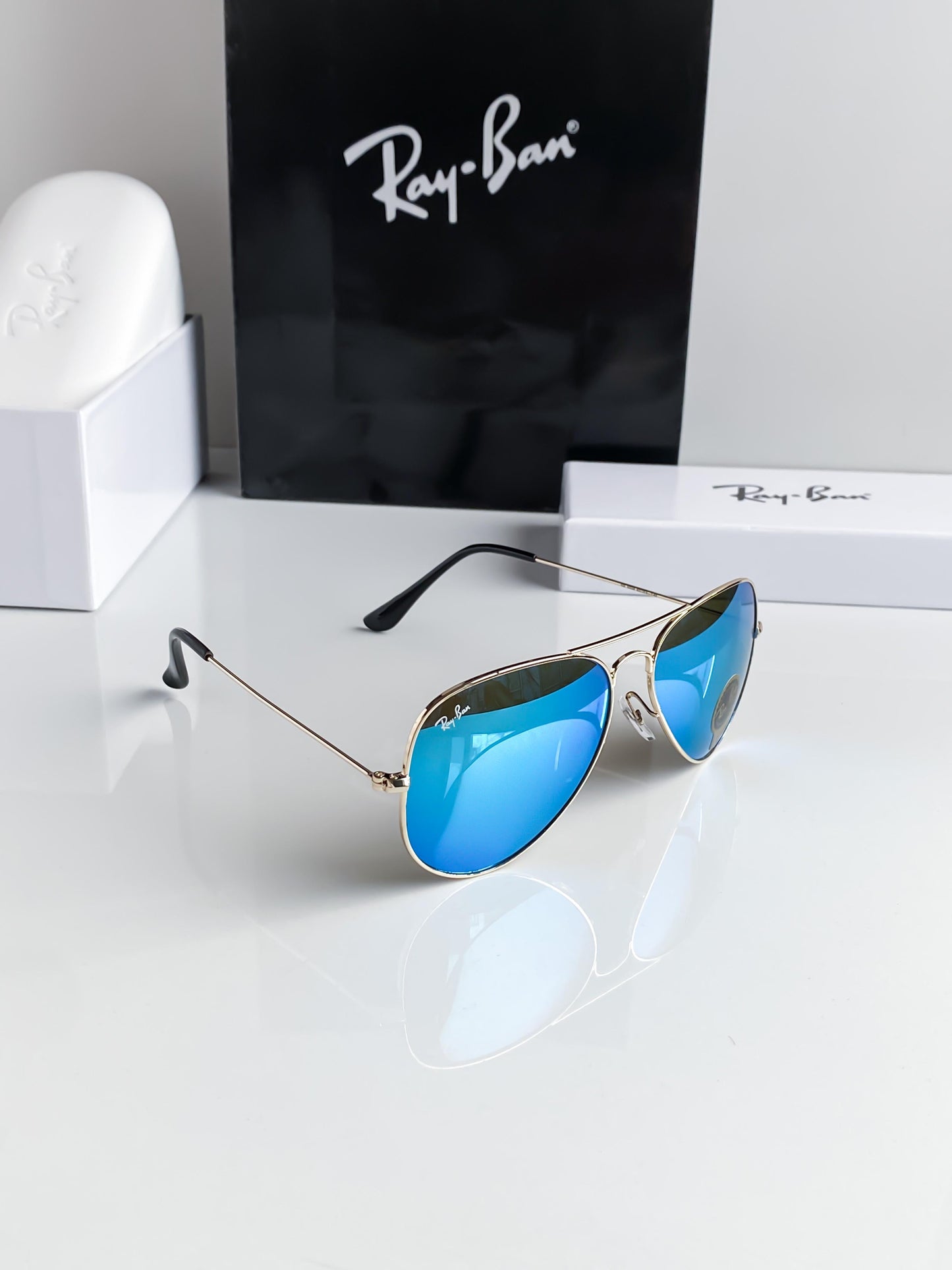 Latest Fancy All Season Special Ray Ban RB Aviator 3026 Trending Hot Favorite Fashionable Sunglass For Unisex.