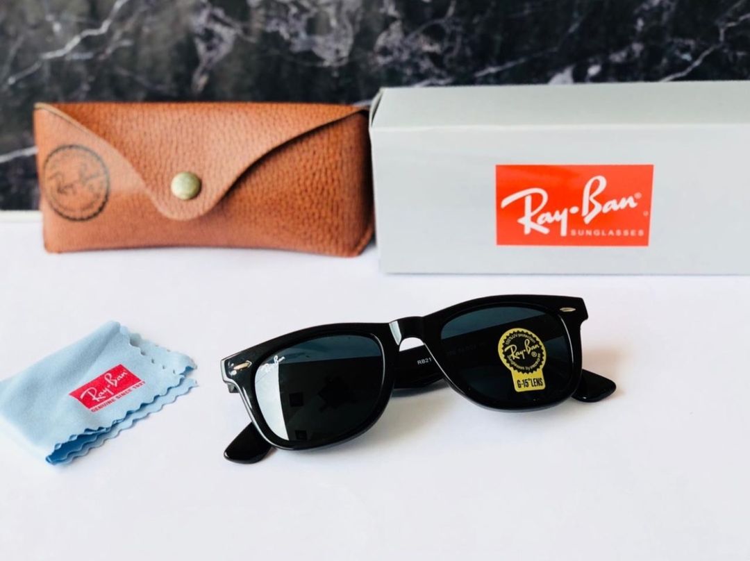 Black & Black Wayfarer Trendy Hot Favourite Wintage Sunglass For Unisex.